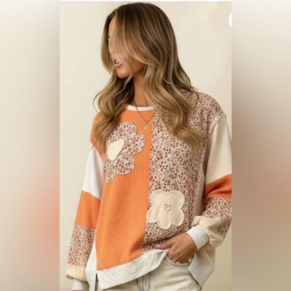 NWT Haptics Floral Patchwork Colorblock Pullover Sweatshirt SZ Medium Boutique - Picture 2 of 5